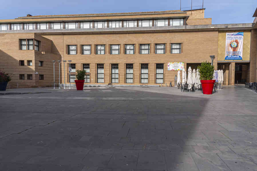 Comunidad Foral de Navarra 035 - Tudela - plaza de la Juderia.jpg